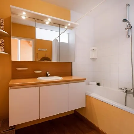 Nyaraló Huswell - Charming Town-house In The Center Of Brugge
