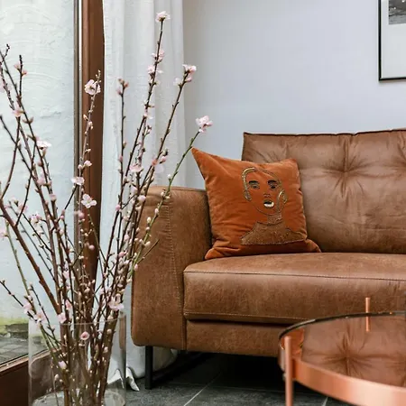 펜션 Huswell - Charming Town-house In The Center Of *