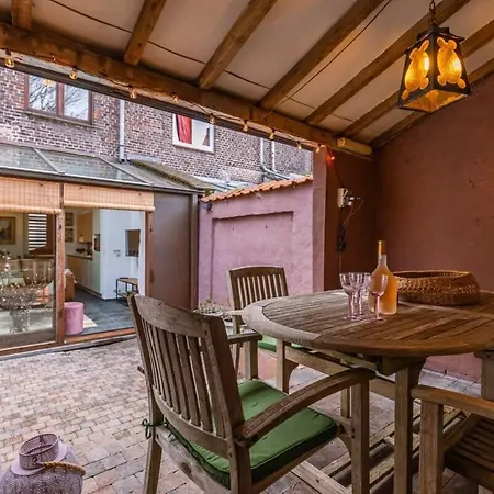 Huswell - Charming Town-house In The Center Of 브뤼헤